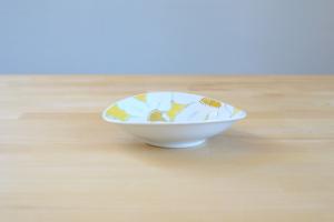 Wavy soup plate - Yellow Camellia