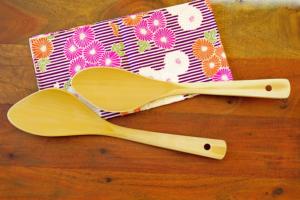 Bamboo spatula (right-handed)