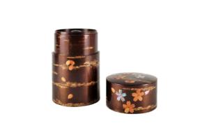  Tea canister with mother-of-pearl petals (S)