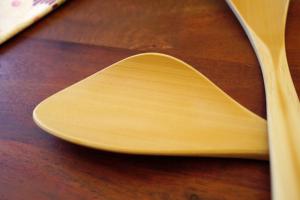 Bamboo spatula (left-handed)