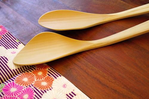 Bamboo spatula (right-handed)