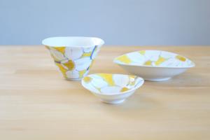 Wavy soup plate - Yellow Camellia