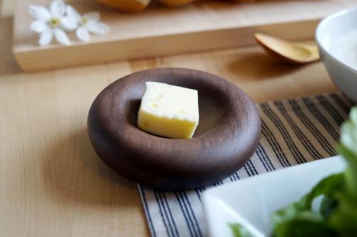 Butter plate (walnut)