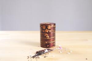 Tea canister and spoon petal set