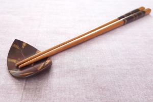 Gift set - Chopsticks (Men) and chopstick rest in cherry bark -