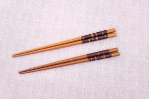 Gift box - Chopsticks (men) and chopstick rest in cherry wood