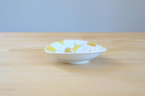 Wavy soup plate - Yellow Camellia