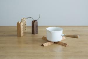 Wooden trivet (walnut tree)