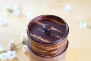 Tea canister in four types of wood (cherry bark)   