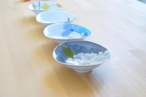 Porcelain small dish - White Peony
