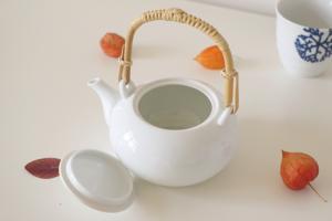 Porcelain Teapot (Dobin)