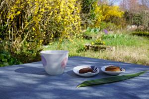 Porcelain cup Yunomi