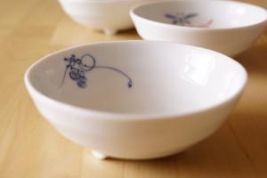 Small porcelain dish (flower)