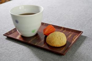 Cherry bark tray