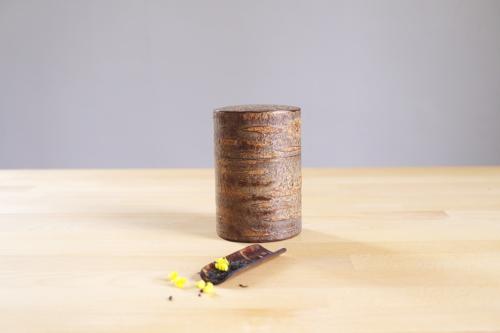 Wooden tea canister and spoon set 